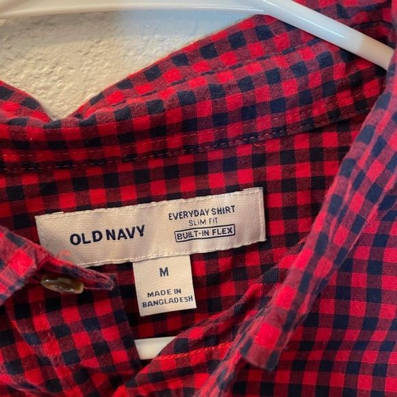 Old Navy mens medium everyday slim fit button down built in flex red navy plaid - Picture 2 of 5